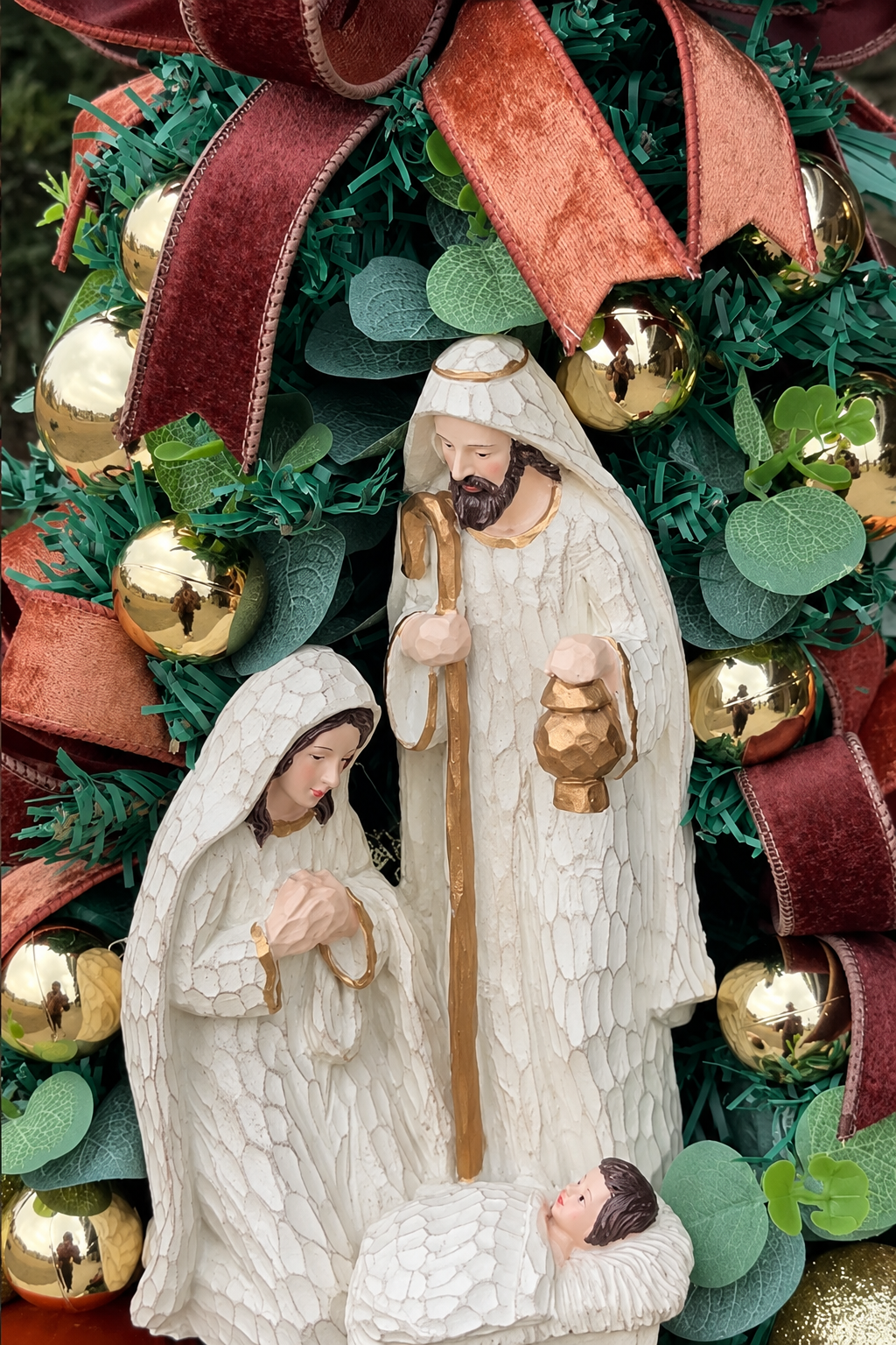 Mini Árvore Sagrada Família Dourada - detalhe