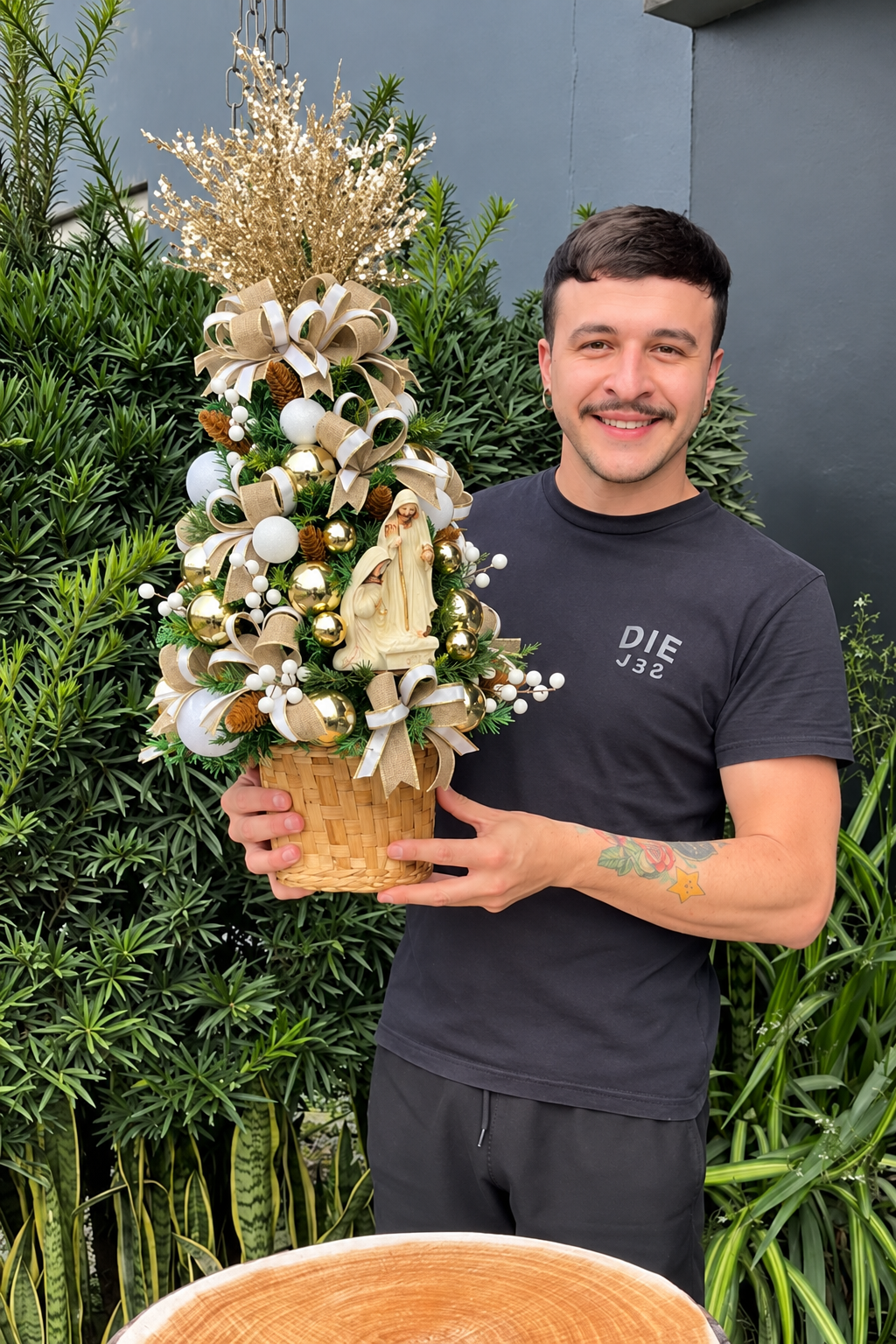 Mini Árvore Sagrada Família Dourada