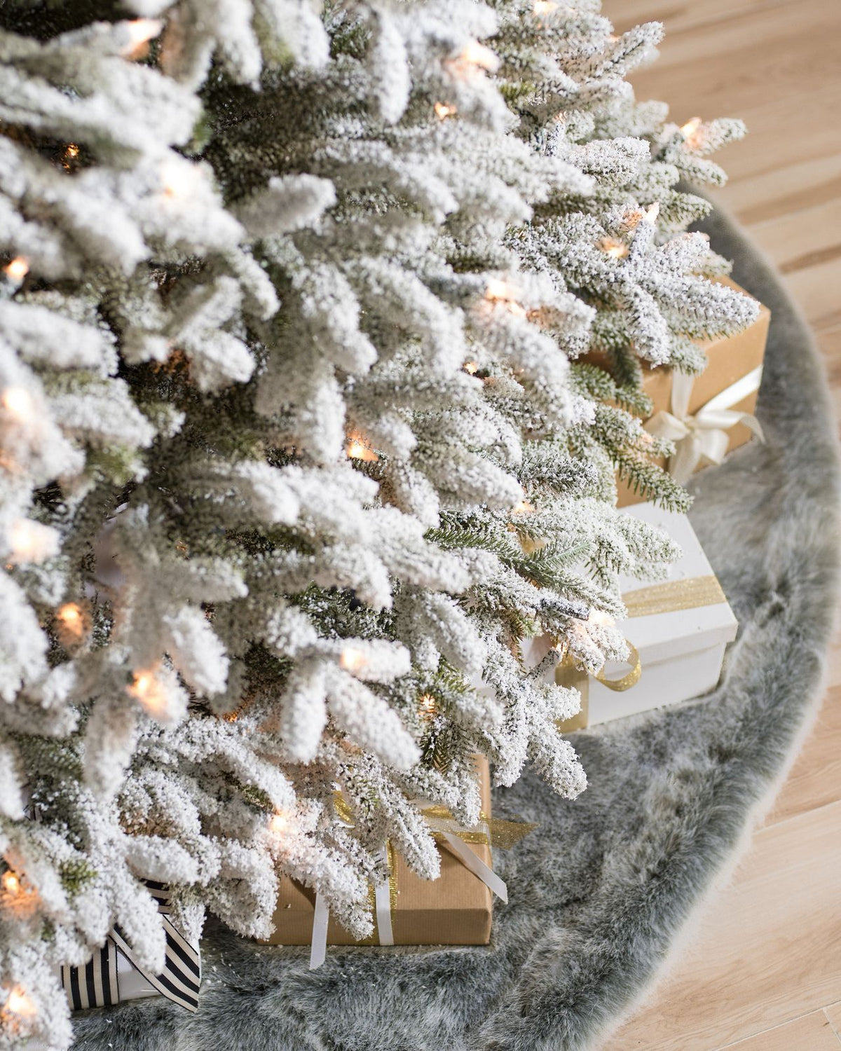Árvore de Natal Pinheiro Nevado Real