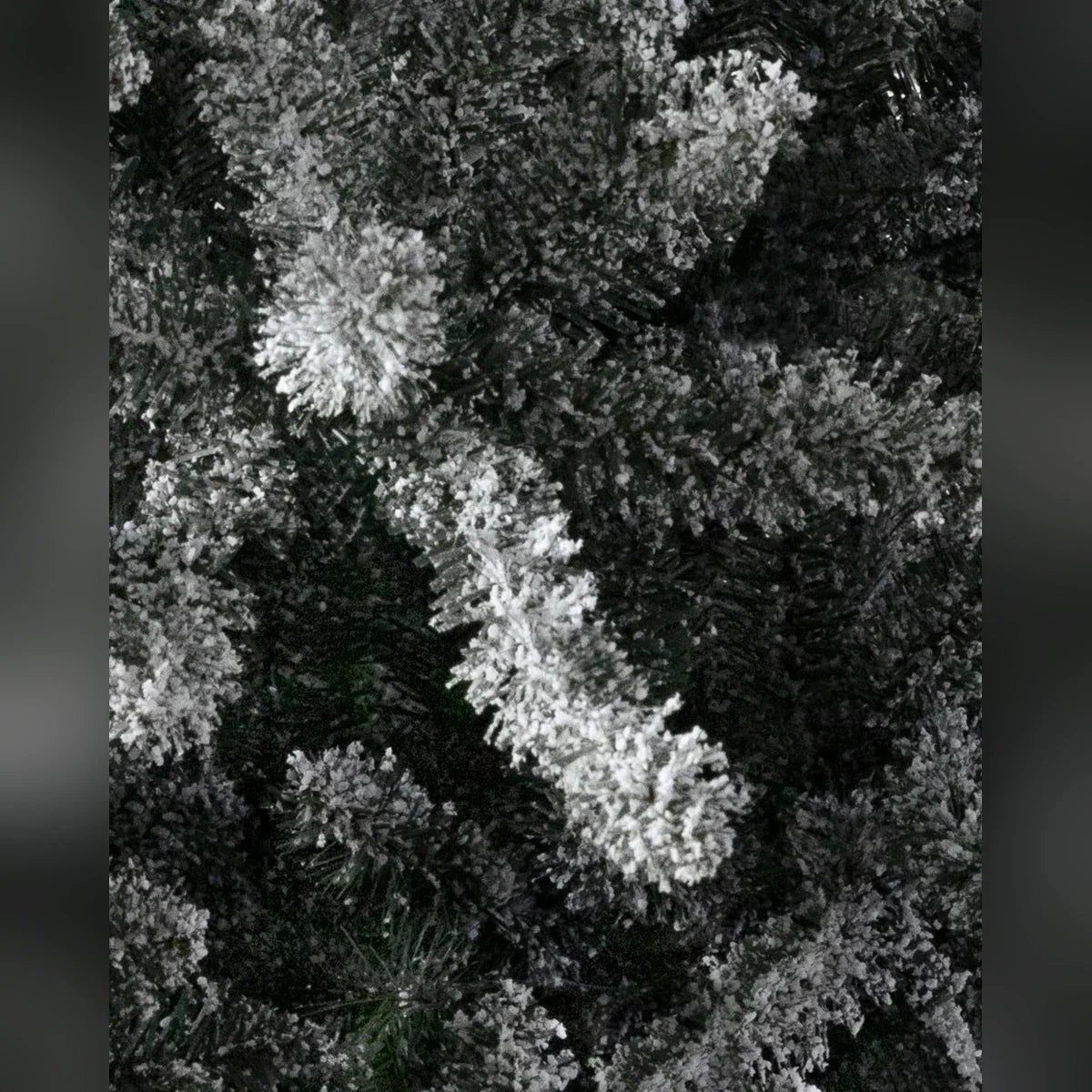 Árvore de Natal Pinheiro Azul Clássico Nevado