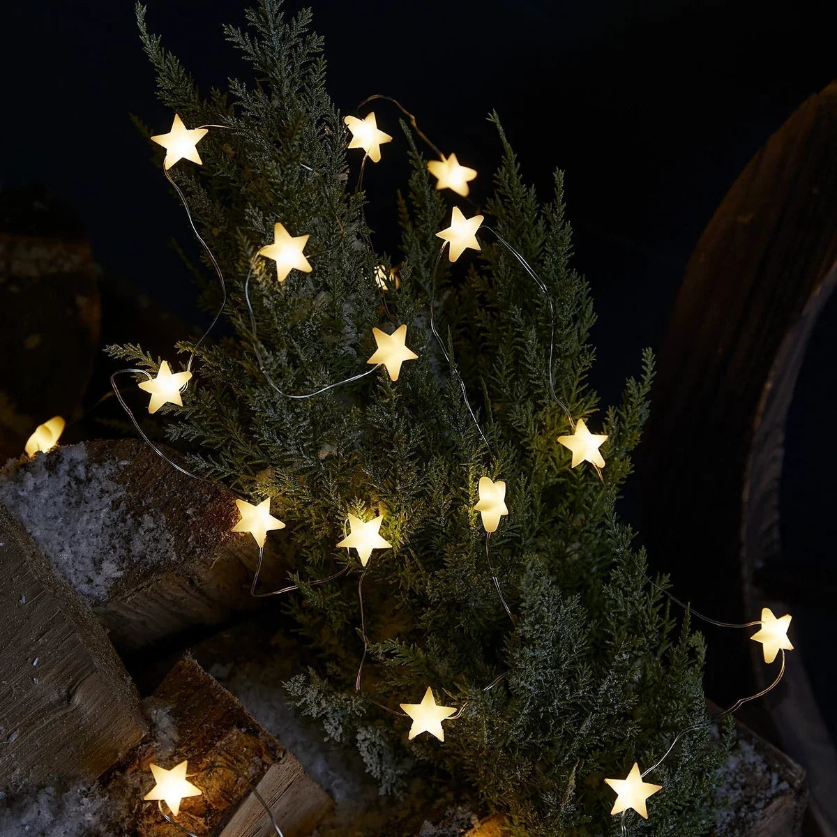 Cordão de Estrelinhas 50 LEDs a Pilha Branco Quente – 4,9 m com Temporizador