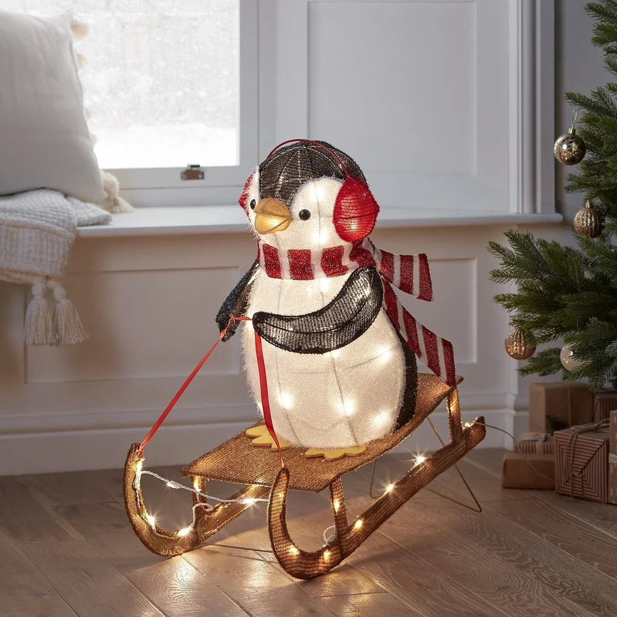 Figura de Natal Pinguim no Trenó Iluminado 66 cm – 60 LEDs Branco Quente