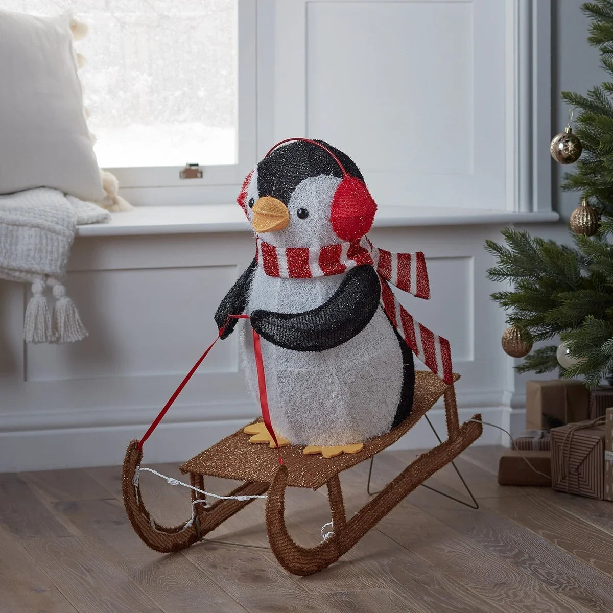 Figura de Natal Pinguim no Trenó Iluminado 66 cm – 60 LEDs Branco Quente