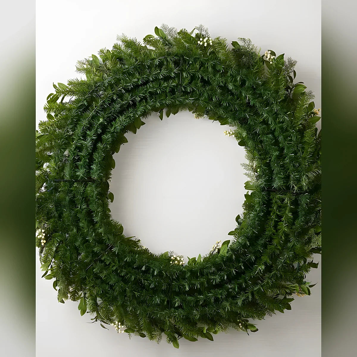 Guirlanda de Natal 90 cm com LED, Folhagens Verdes e Mini Frutas Claras