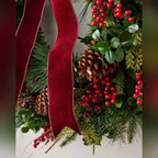 Guirlanda de Natal 90 cm com LED, Laço Bordô, Pinhas e Frutas Vermelhas