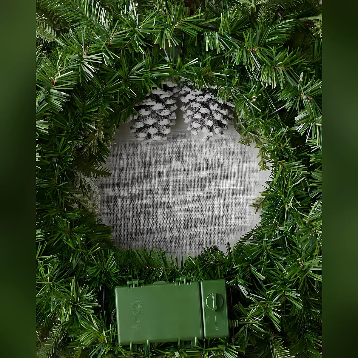 Guirlanda de Natal 90 cm com LED, Pinhas Nevadas e Folhagens Verdes