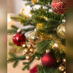 Mini Árvore de Natal 90 cm Encanto Imperial Vermelho e Dourado com Luzes LED