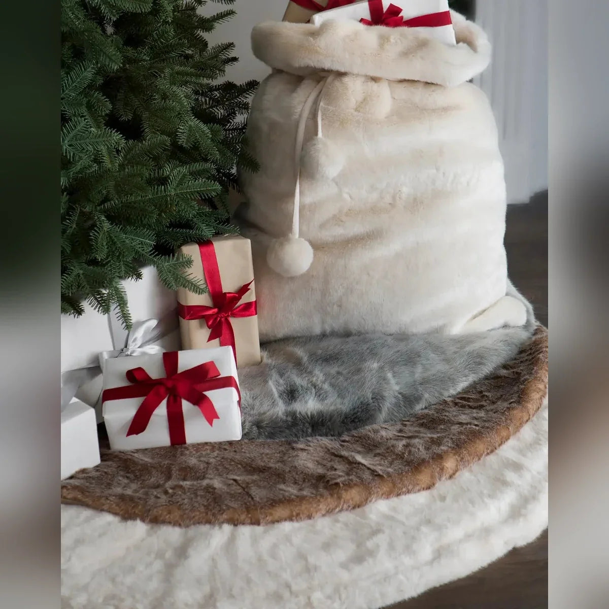 Saia para Árvore de Natal em Pele Sintética Marfim